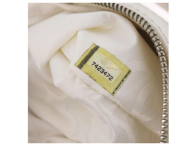 CHANEL COCO Mark Shoulder Bag Caviar Skin White Gold CC - vista 11