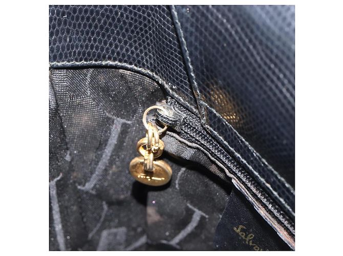 Salvatore Ferragamo Vala Hand Bag Leather Embossed Black Gold - vista 20