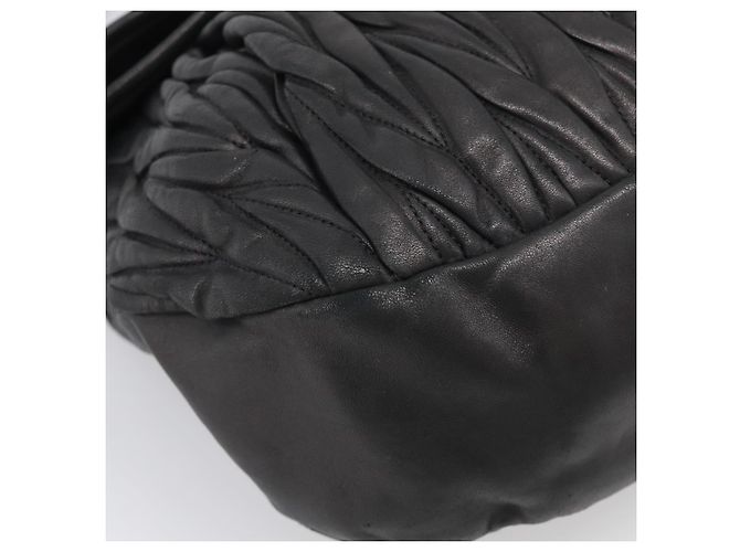 Miu Miu Matelasse Shoulder Bag Leather 2way Black Gold - vista 17