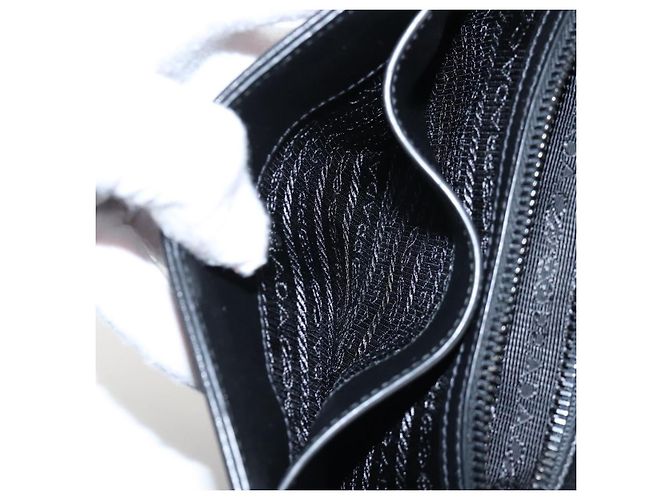 PRADA Chain Shoulder Bag Leather White Black - vista 31