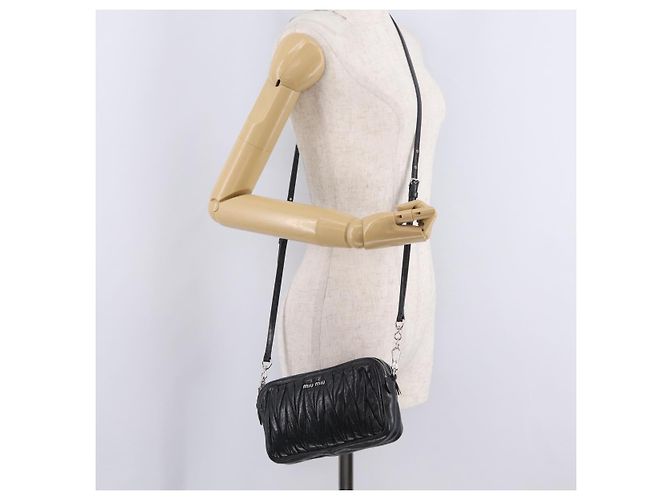 Miu Miu Matelasse Shoulder Bag Leather Black Silver - vista 28