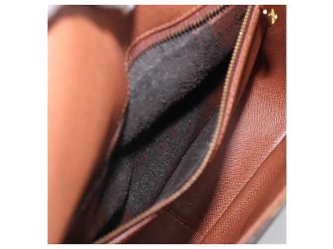 Saint-Cloud LOUIS VUITTON Monogram Saint Cloud GM Shoulder Bag M51242 LV - Ansicht 28