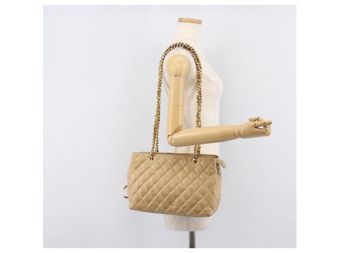 CHANEL Matelasse Chain Shoulder Bag Lamb Skin Beige Gold CC - vista 30