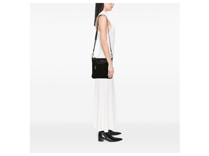 Prada Borsa Crossbody in Tessuto Nero con Chiusura a Zip - vista 6