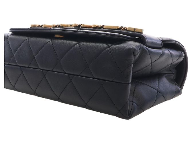 Chanel Black Small Quilted Calfskin Enchained Flap - vista 14