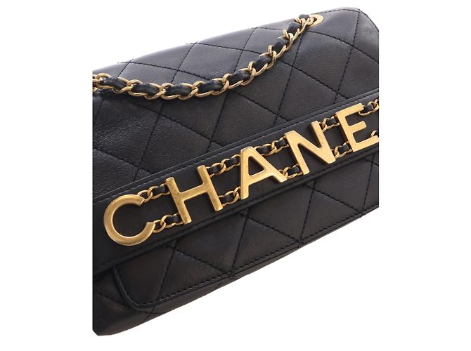 Chanel Black Small Quilted Calfskin Enchained Flap - vista 4