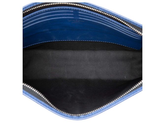 Louis Vuitton Blue Monogram Taigarama Pochette Voyage MM - vista 4