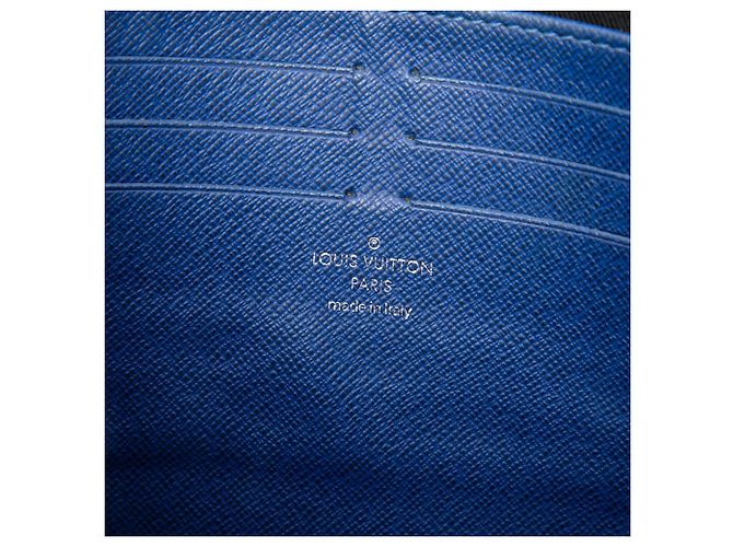 Louis Vuitton Blue Monogram Taigarama Pochette Voyage MM - vista 5
