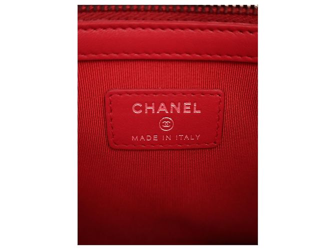 Chanel Gabrielle O Case Clutch in pelle di vitello invecchiata matelassé nera Medium - vista 5