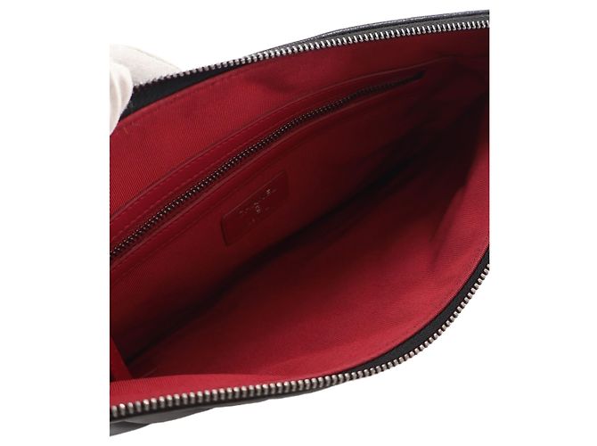 Chanel Gabrielle O Case Clutch in pelle di vitello invecchiata matelassé nera Medium - vista 6