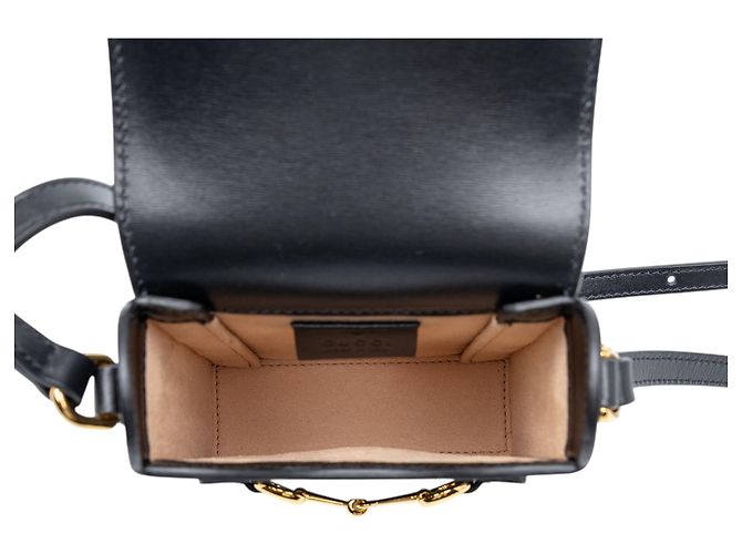 Gucci Mini Bolsa Tiracolo Horsebit 1955 em Couro Preto - vista 4