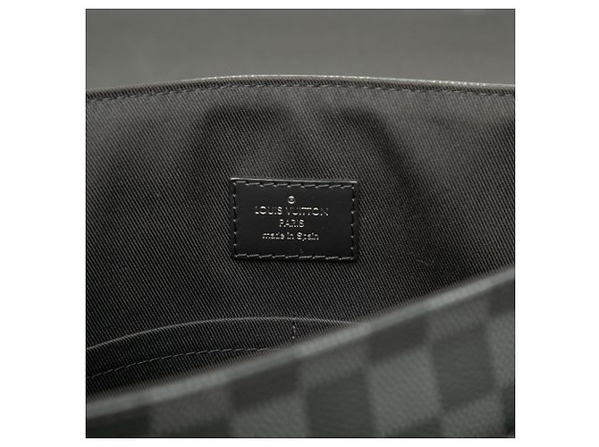 Louis Vuitton Black Damier Graphite District PM - Ansicht 5