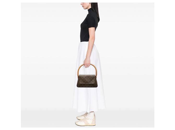 Louis Vuitton Brown Monogram Mini Looping - vista 6