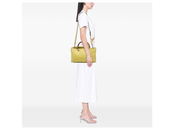 Borsa Gucci Bamboo Shopper Medium in pelle di vitello gialla - vista 6