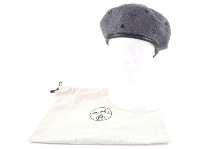 Hermès Hermes Saint Honor Charm Barett aus Lammleder - Ansicht 2