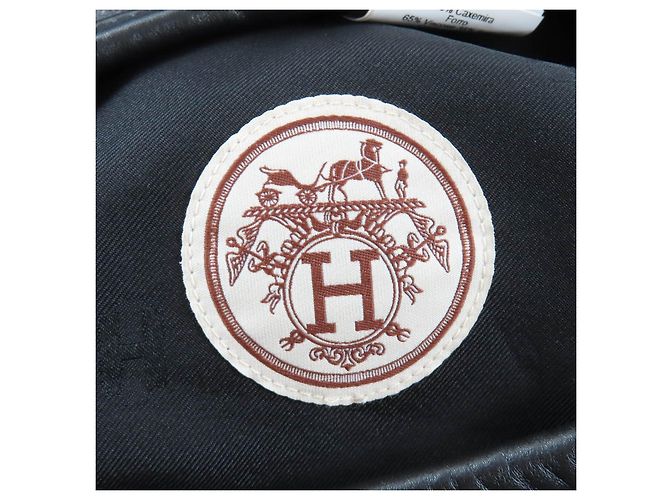Hermès Hermes Saint Honor Charm Barett aus Lammleder - Ansicht 8