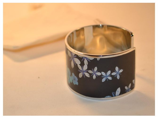 Christian Lacroix Bracciale rigido floreale argento - vista 4