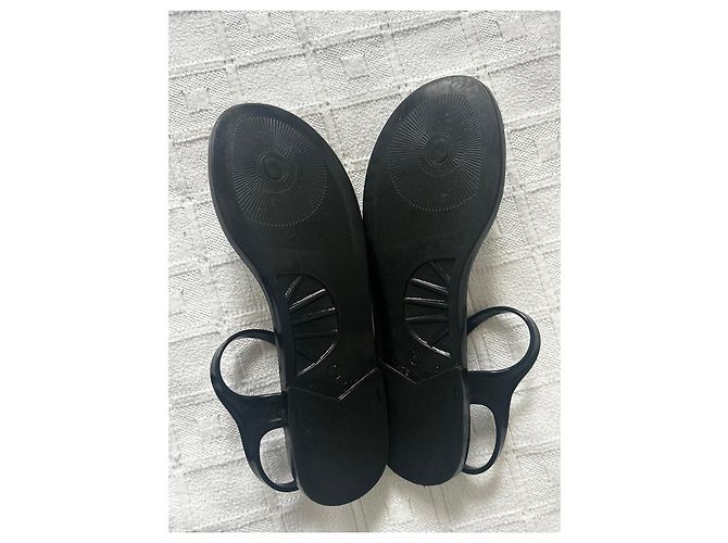 Sandali bassi Chanel in gomma nera con perle - vista 10