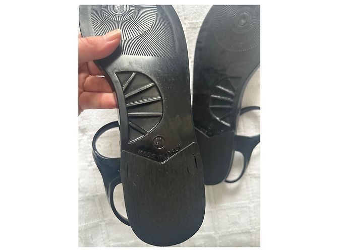 Sandali bassi Chanel in gomma nera con perle - vista 11