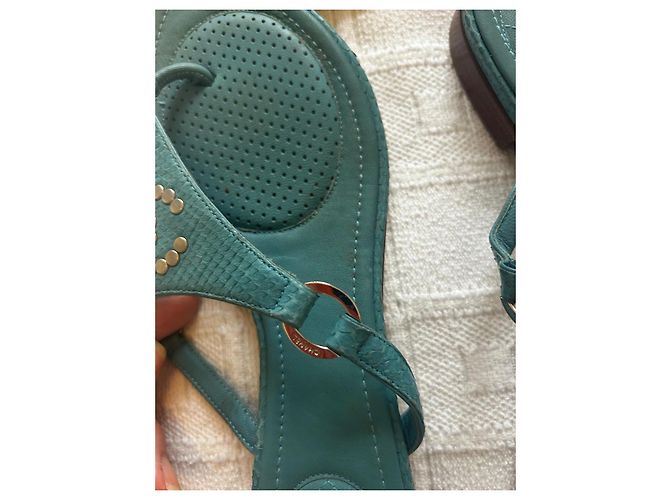 Infradito Chanel in pelle blu anatra - vista 10