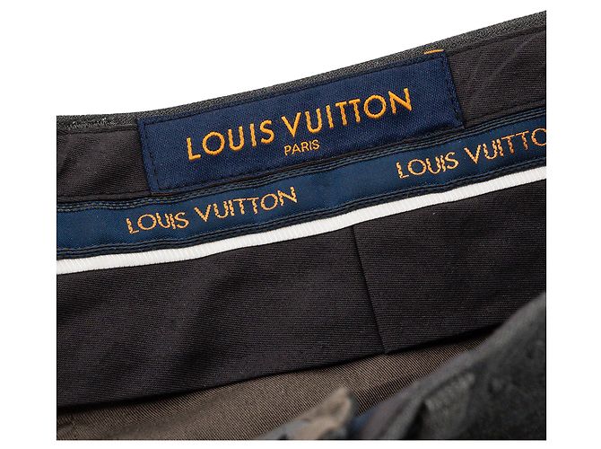 LOUIS VUITTON - Calças Louis Vuitton em tela monogramada cinza (T44) - vista 2