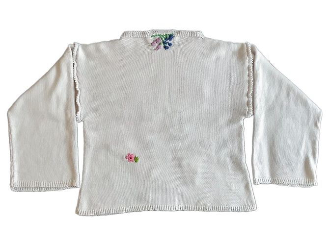 Autre Marque Weißer Merinowollpullover bestickt mit Charakter- und Lebensmittelmotiven - Ansicht 15