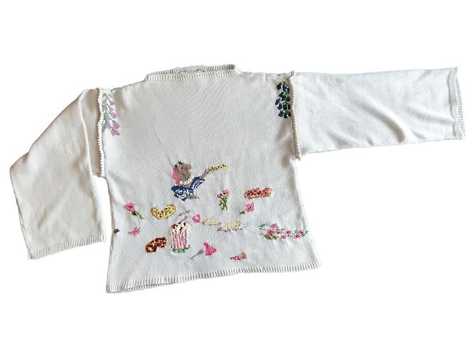 Autre Marque Weißer Merinowollpullover bestickt mit Charakter- und Lebensmittelmotiven - Ansicht 3