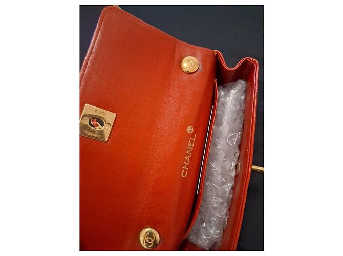 Timeless Chanel Sac Classique Bolso de solapa en piel de cocodrilo rojo - vista 3