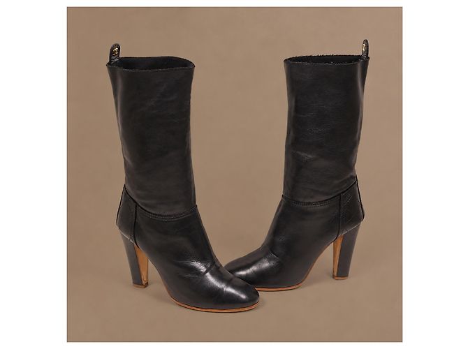 Chanel Botas de couro preto acolchoadas - vista 5
