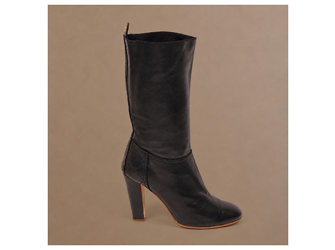 Chanel Botas de couro preto acolchoadas - vista 6