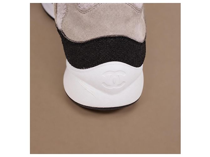 Chanel Sneakers Alte in Camoscio Beige e Maglia - vista 20