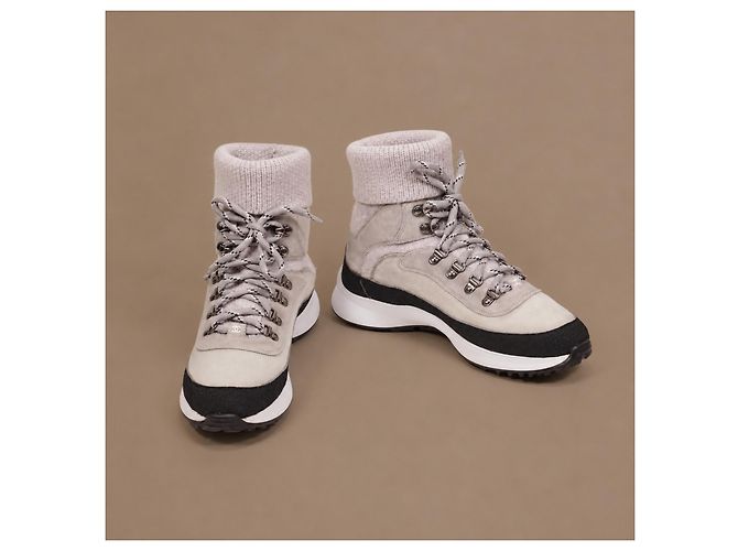 Chanel Sneakers Alte in Camoscio Beige e Maglia - vista 5