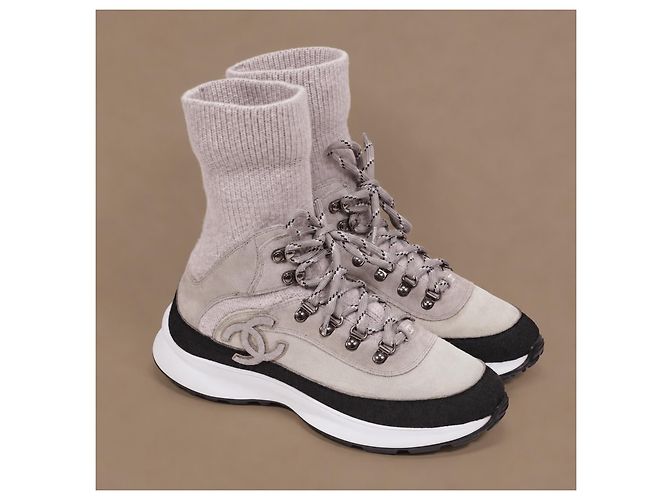 Chanel Sneakers Alte in Camoscio Beige e Maglia - vista 8