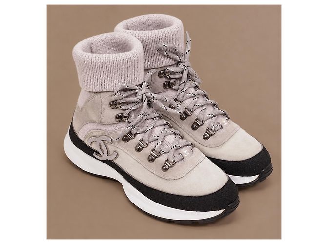 Chanel Sneakers Alte in Camoscio Beige e Maglia - vista 9