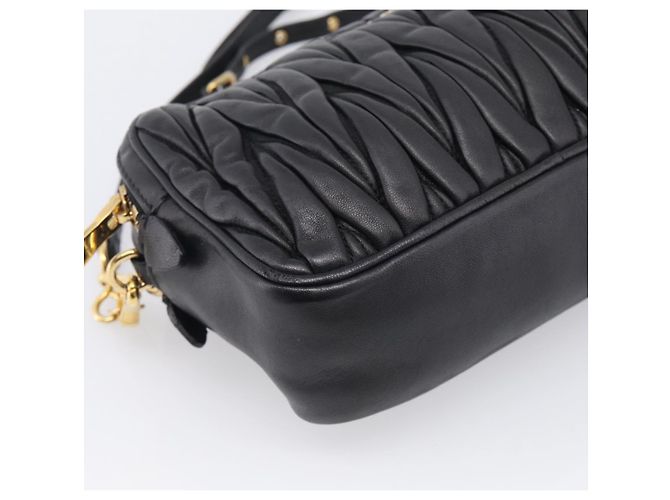 Miu Miu Matelasse Shoulder Bag Leather 2way Black Gold Auth 213449A - Jerrillo - vista 15