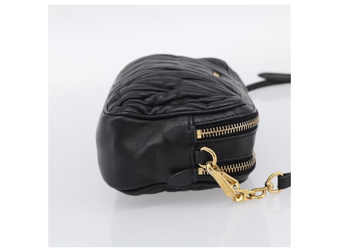 Miu Miu Matelasse Shoulder Bag Leather 2way Black Gold Auth 213449A - Jerrillo - vista 4
