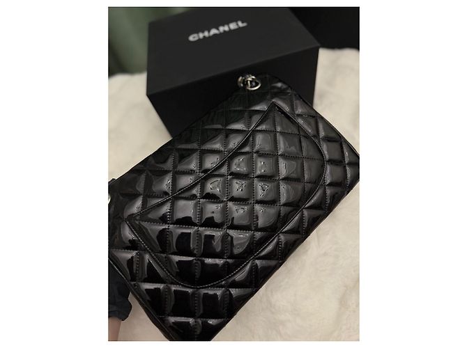 Bolsa Chanel Classic Flap em couro patenteado preto - vista 3