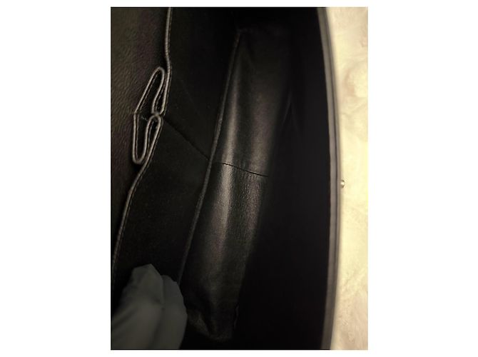 Bolsa Chanel Classic Flap em couro patenteado preto - vista 8