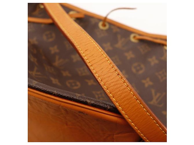 Bolso bucket Louis Vuitton Noe Monogram Canvas - vista 9