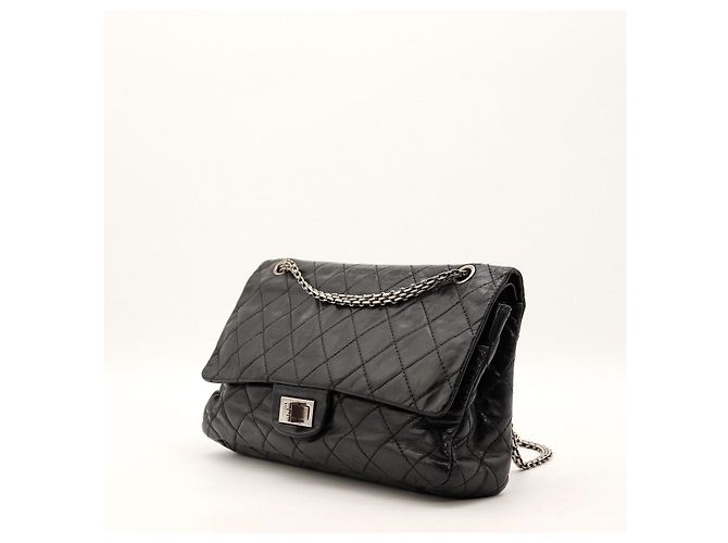 Bolsa de aba Chanel 2.55 em couro preto - vista 2