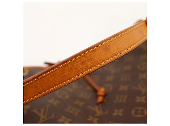 Louis Vuitton Monogram Noe Beuteltasche aus Leder braun - Ansicht 10