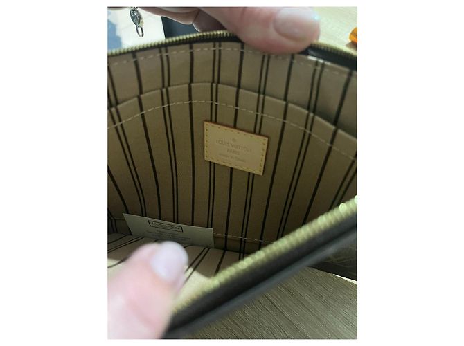Louis Vuitton Pochette cosmetic pouch monogram coated canvas - vue 2