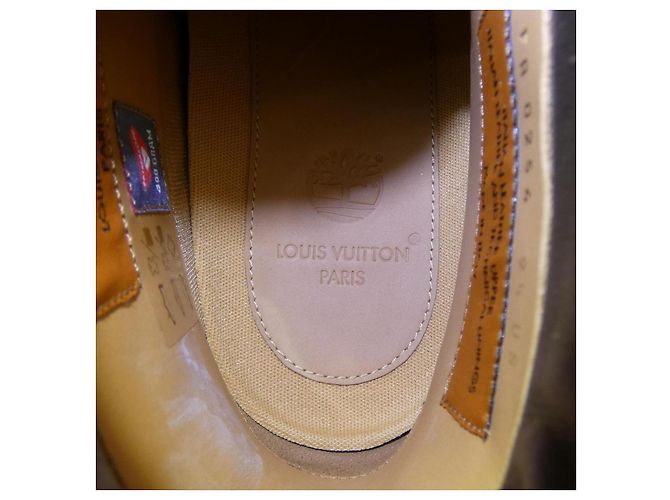 Louis Vuitton LV X Timberland 6-Inch Ankle Boots Monogram Embossed Pattern Boots - vista 2
