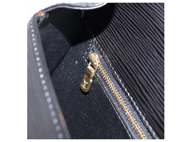 Saint-Cloud LOUIS VUITTON Epi Saint Cloud GM Shoulder Bag Black M52192 LV - vista 26