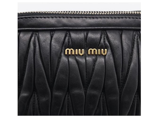 Miu Miu Matelasse Shoulder Bag Leather 2way Black Gold - vista 17