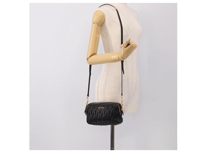 Miu Miu Matelasse Shoulder Bag Leather 2way Black Gold - vista 23