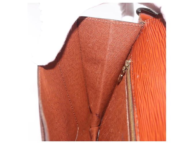 LOUIS VUITTON Epi Biface Hand Bag Brown M52323 LV - vista 32