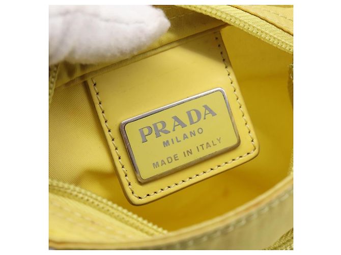 PRADA Schultertasche Nylon Gelb Silber - Ansicht 19