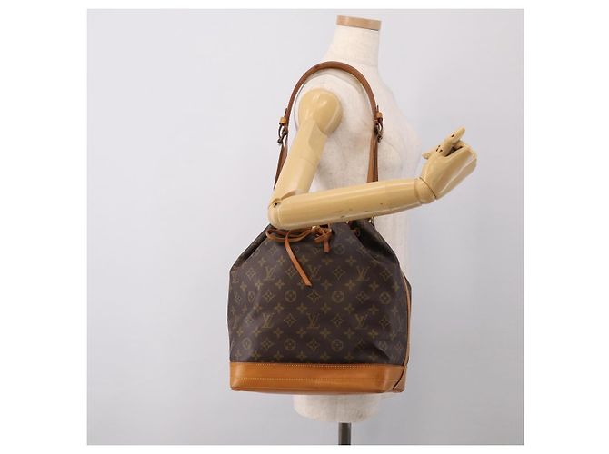 LOUIS VUITTON Monogram Noe Shoulder Bag M42224 LV - vista 25