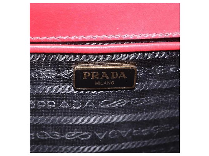 PRADA Chain Shoulder Bag Safiano leather Red Gold - vista 24